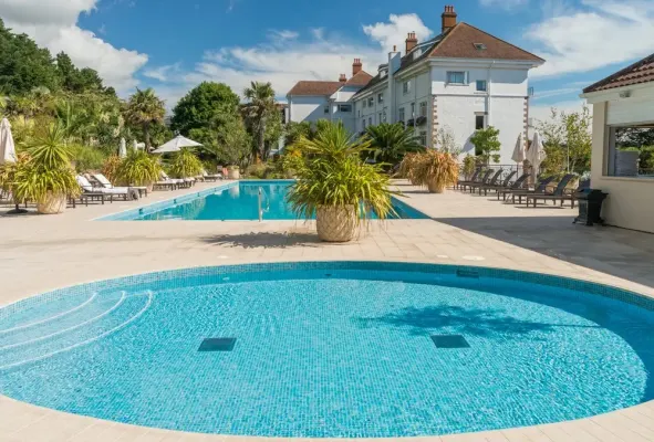 Outside swimming pool